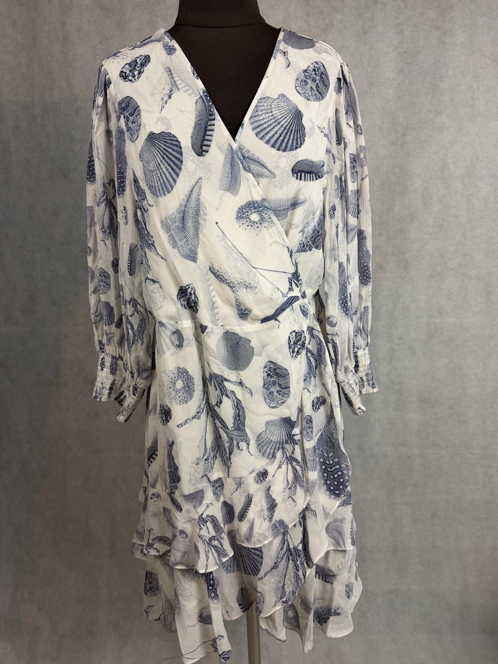 AllSaints Ari Oceano Dress Blue White Seashell Print Ruffle Midi Dress Size 12 - Picture 2 of 9